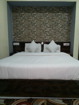 Tropical Toppings and Suite Rooms